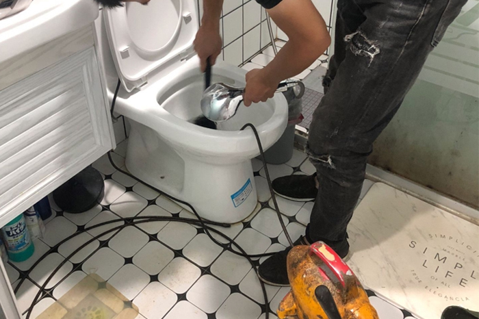 石河镇疏通下水道